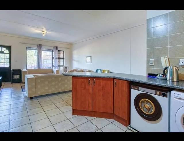 3 BEDROOM TOWNHOUSE FOR SALE IN WINCHESTER HILLS